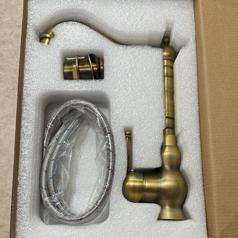 Antique Brass Single-Handle Kitchen/Bathroom Faucet